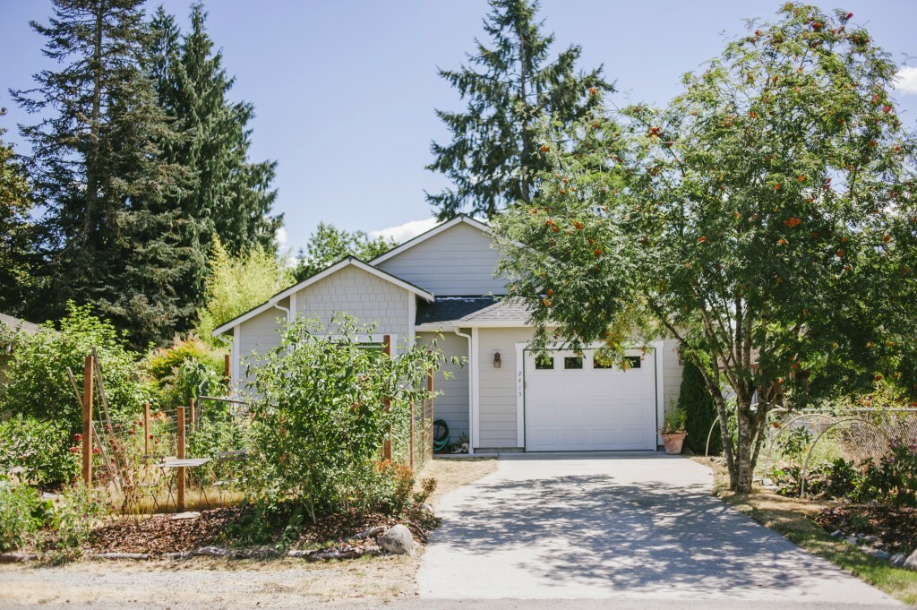 Property Photo:  2415 15th Ave SE  WA 98501 