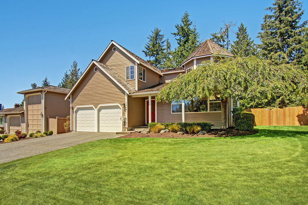 Property Photo:  6305 137th Place SW  WA 98026 