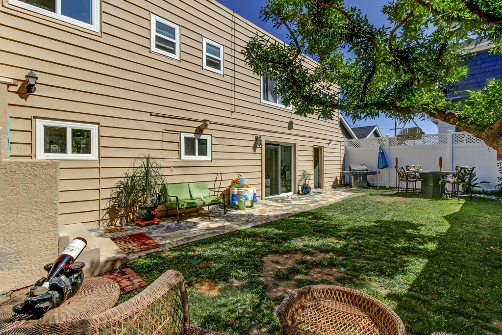 Property Photo:  512 1/2 8th Street  CA 92118 