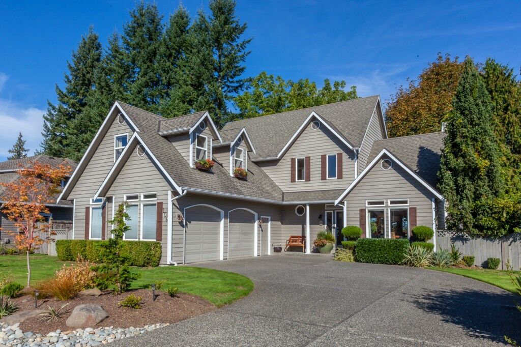 Property Photo:  106 Stone Ridge Dr  WA 98290 
