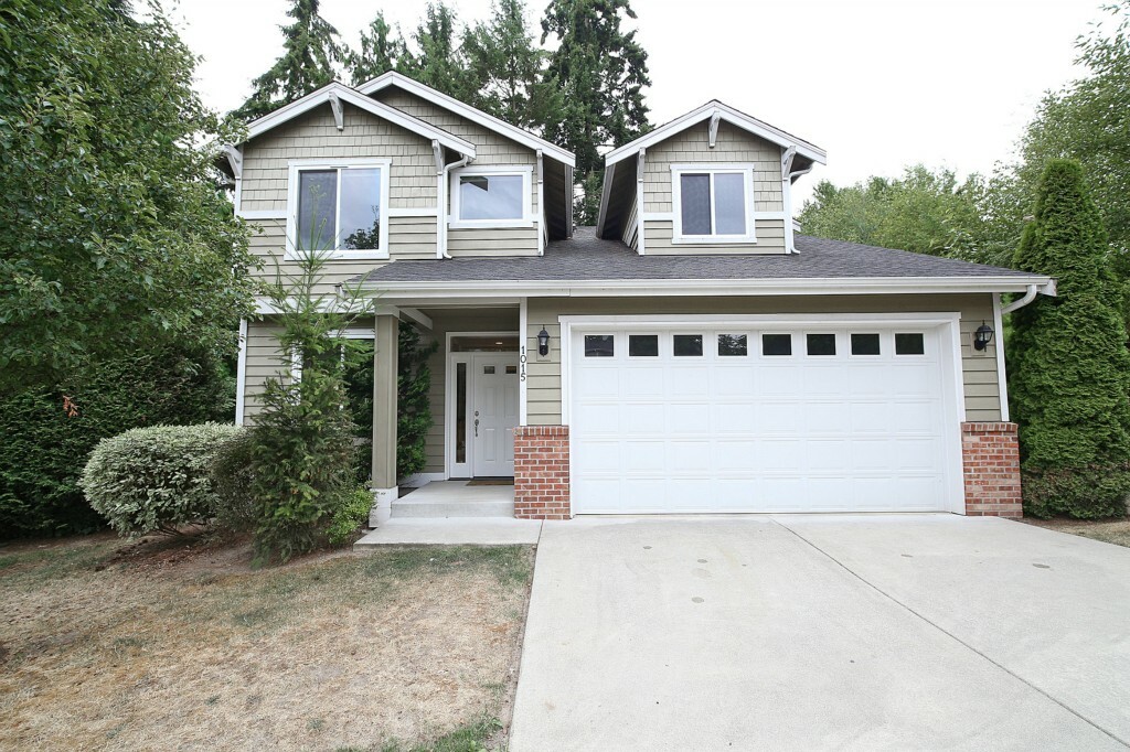 Property Photo:  1015 NE 153rd Ct  WA 98155 