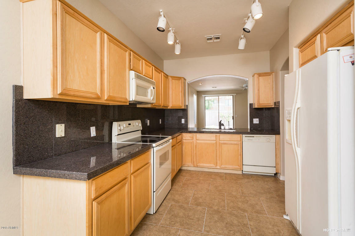 Property Photo: 1067 E Susan Lane AZ 85288
