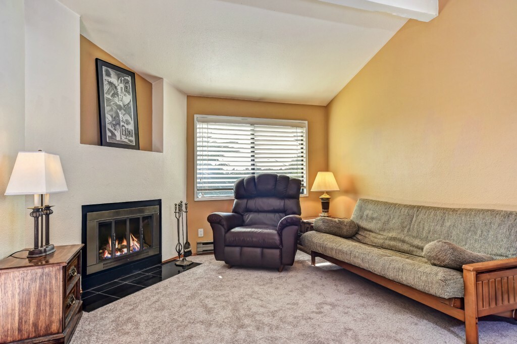 Property Photo: 7014 116th Ave NE D WA 98033