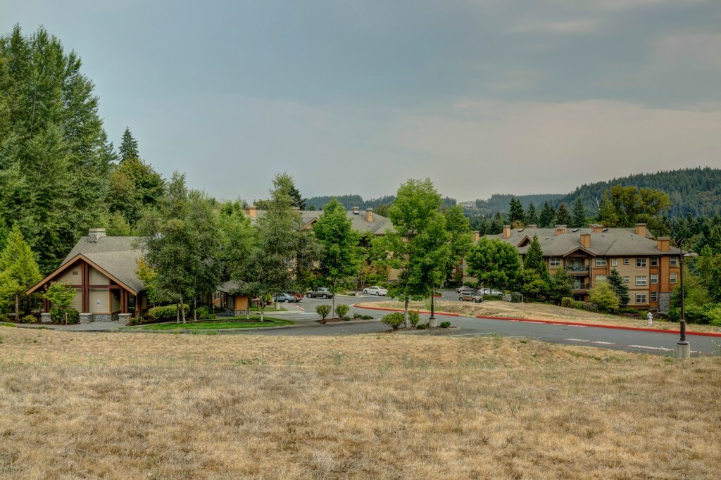 Property Photo: 1000 Cabin Creek Lane SW D303 WA 98027