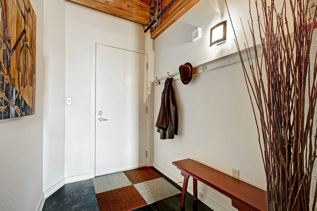 Property Photo:  1408 12th Ave 311  WA 98122 