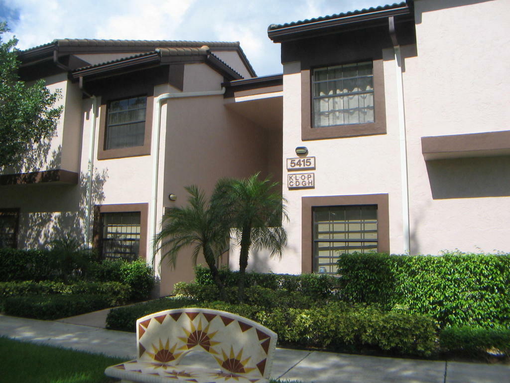 Property Photo:  5415 Verona Drive P  FL 33437 