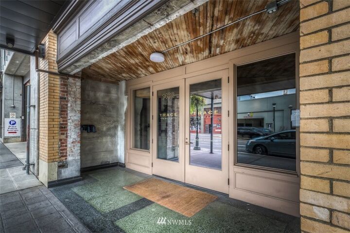 Property Photo:  1408  12th Avenue 508  WA 98122 
