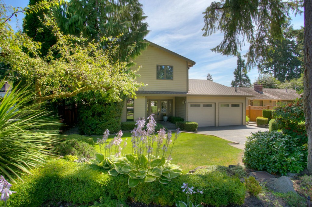 Property Photo:  2432 78th Ave NE  WA 98039 