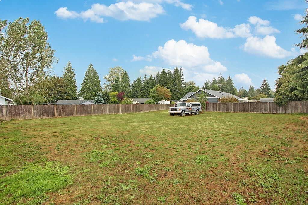 Property Photo:  5707 140th Place NE  WA 98271 