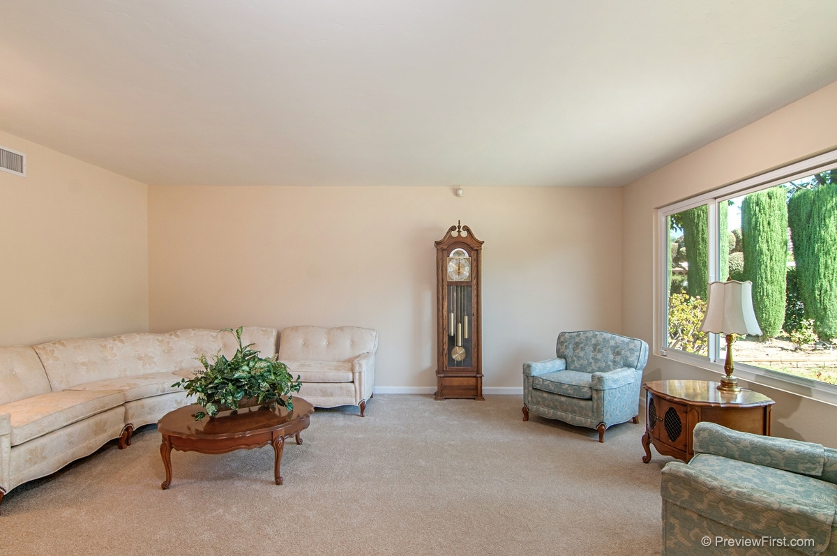 Property Photo:  506 Stableridge  CA 92019 