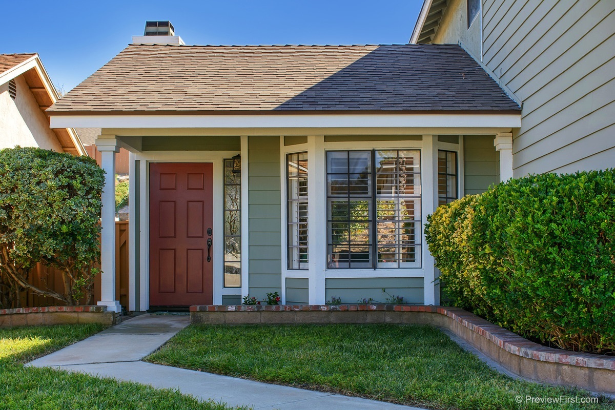 Property Photo:  905 Concord  CA 92081 