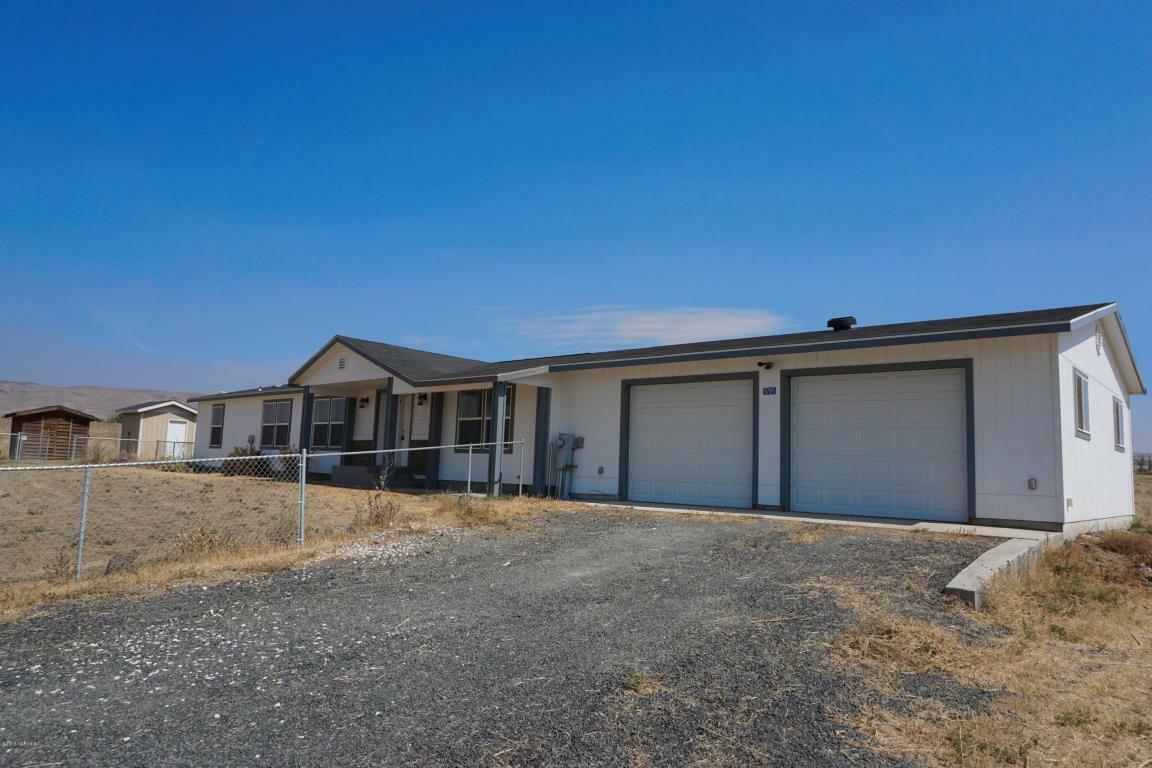 Property Photo: 11785 Postma Rd WA 98936