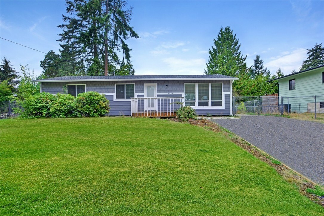 Property Photo:  4814 Aqua Dr E  WA 98391 