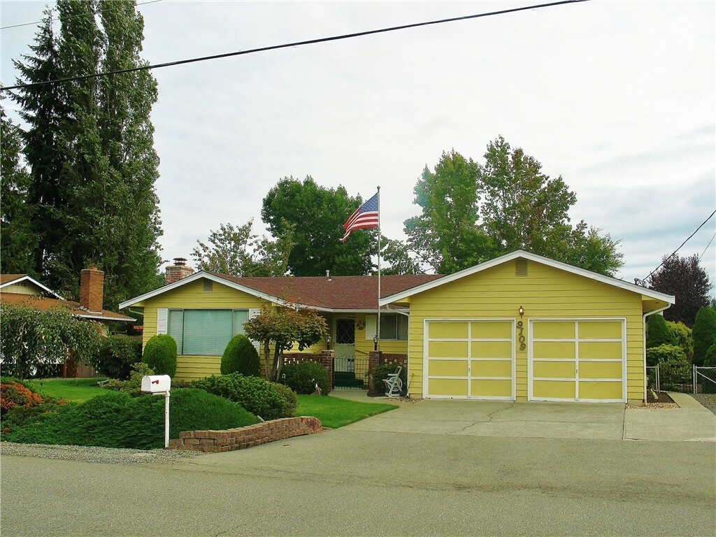 Property Photo:  9109 60th Dr NE  WA 98270 