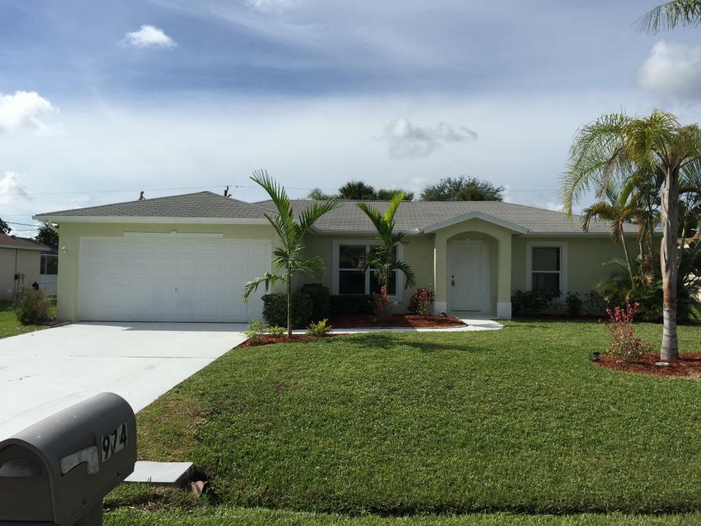 Property Photo:  974 SE Bayfront Avenue  FL 34983 