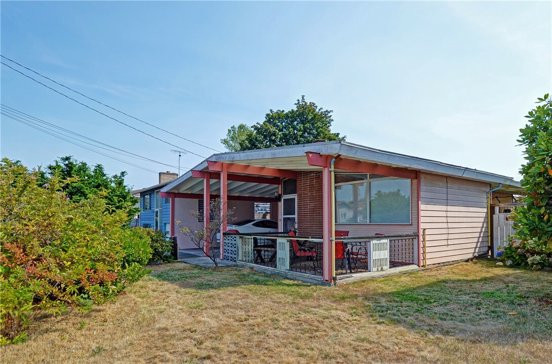 Property Photo:  3507 S Austin St  WA 98118 