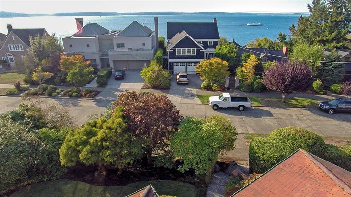 Property Photo:  1906 Sunset Ave SW  WA 98116 