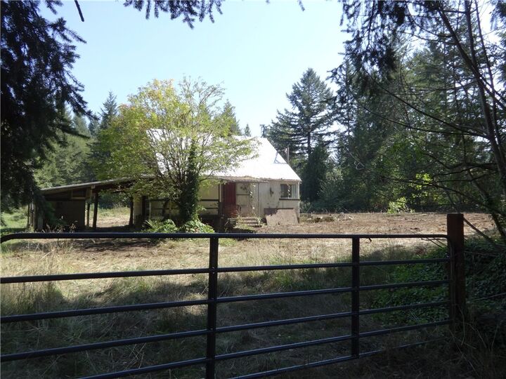 Property Photo:  703 Ohop Creek Dr N  WA 98328 