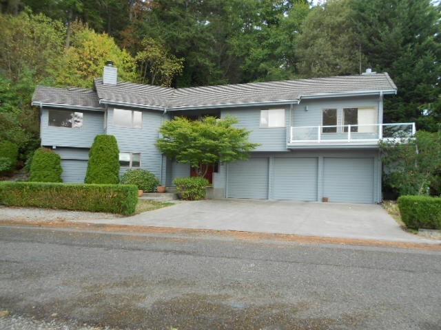 Property Photo:  833 Cowichan Place  WA 98257 