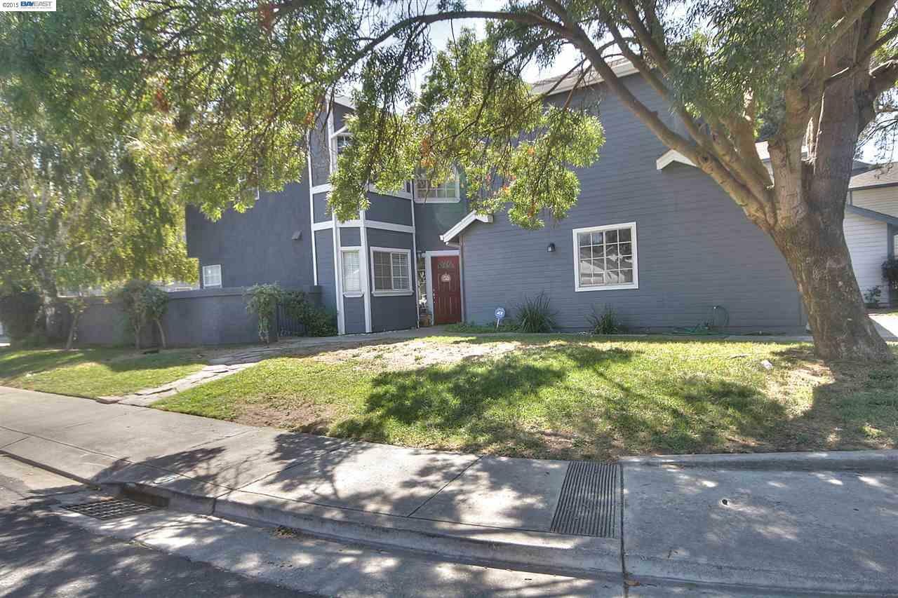 Property Photo: 1384 Crestwood Ave CA 95336-3165