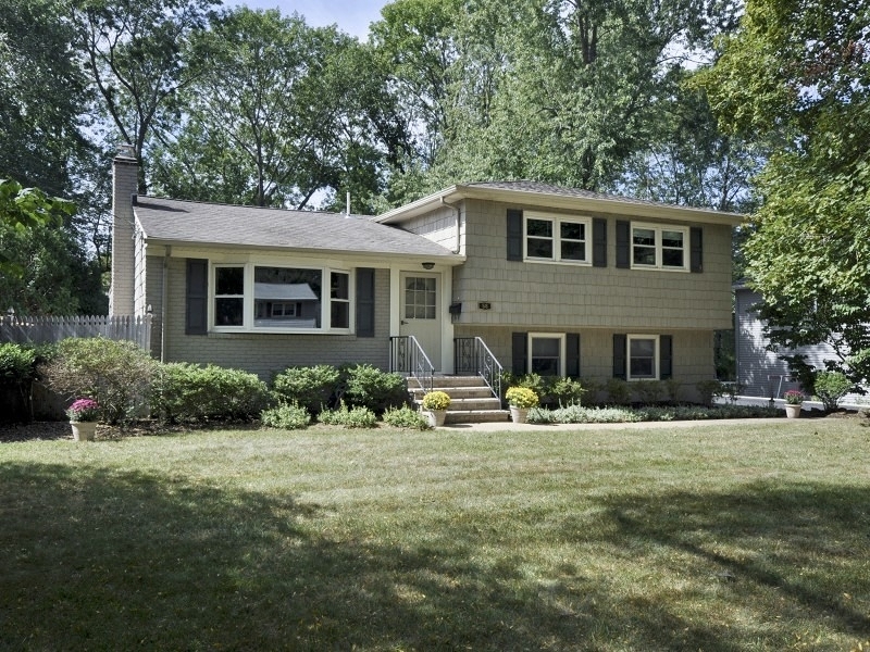 Property Photo:  58 Oxbow Dr  NJ 07974 