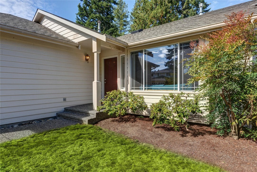 Property Photo:  3021 140th Place SE  WA 98012 