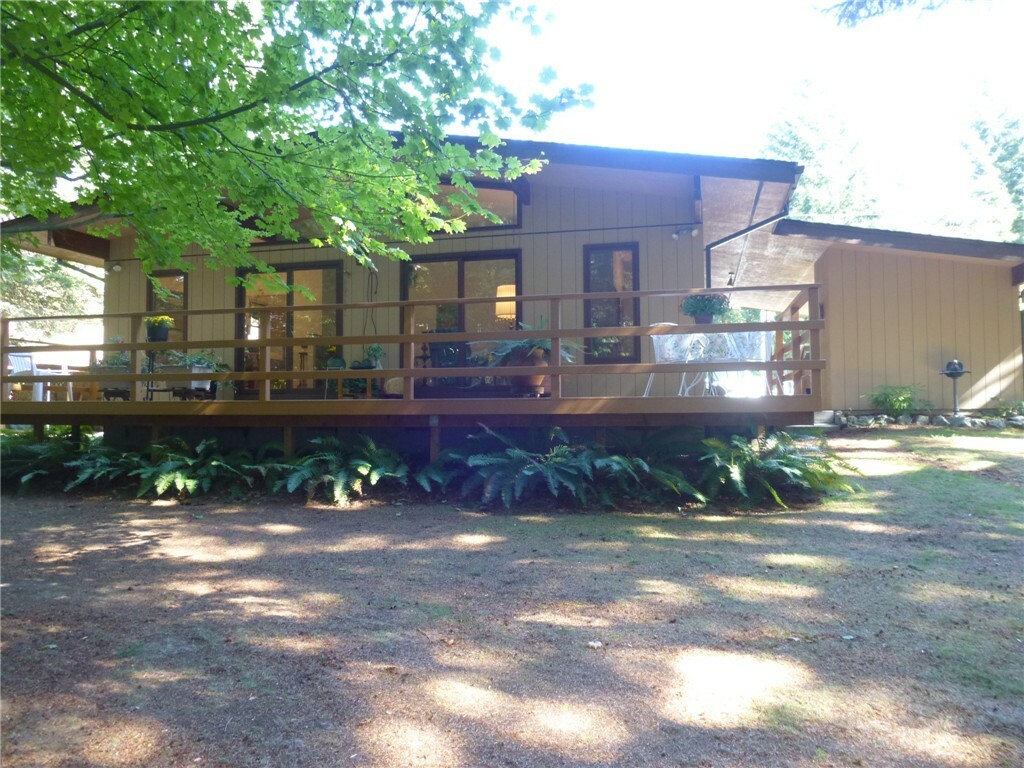 Property Photo:  1960 Hummingbird Lane  WA 98282 