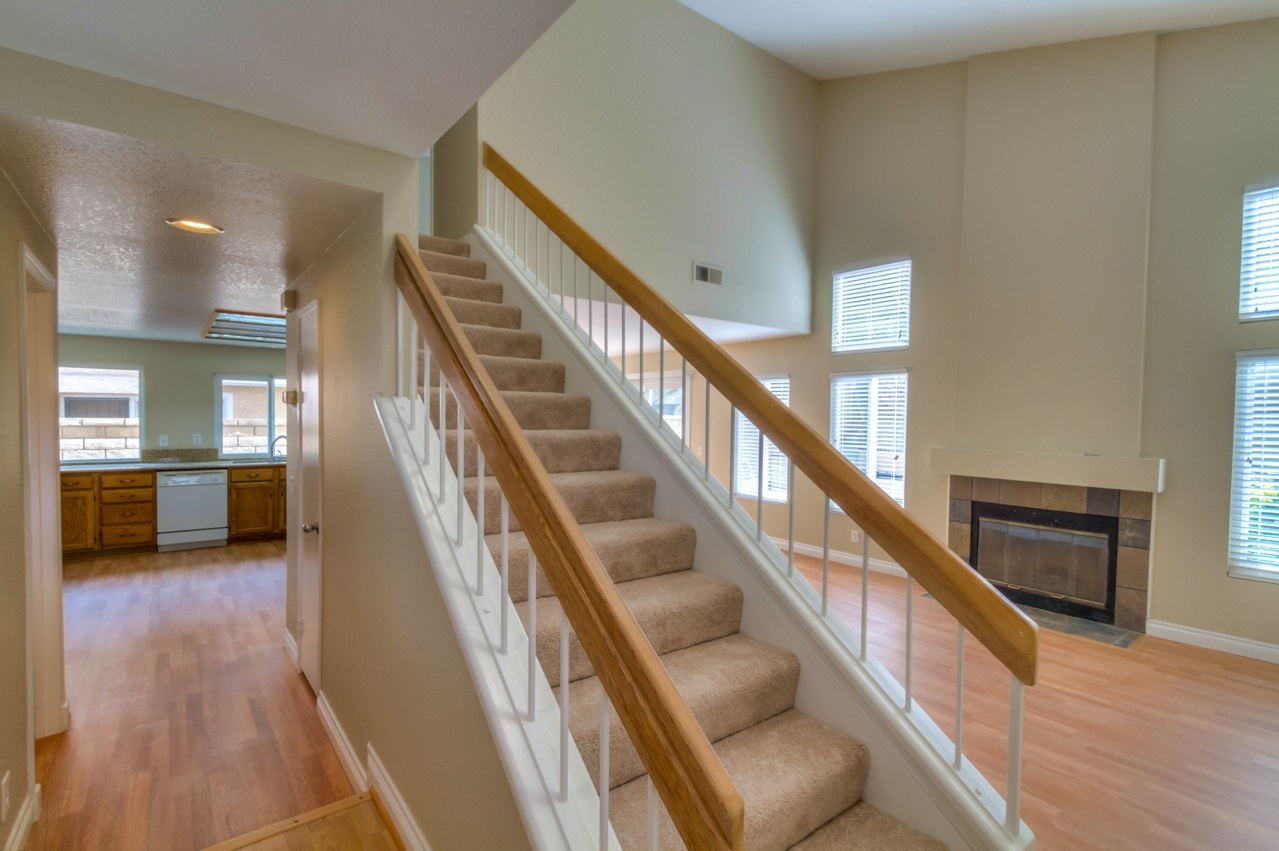 Property Photo: 1718 Avenida Vista Labera CA 92056