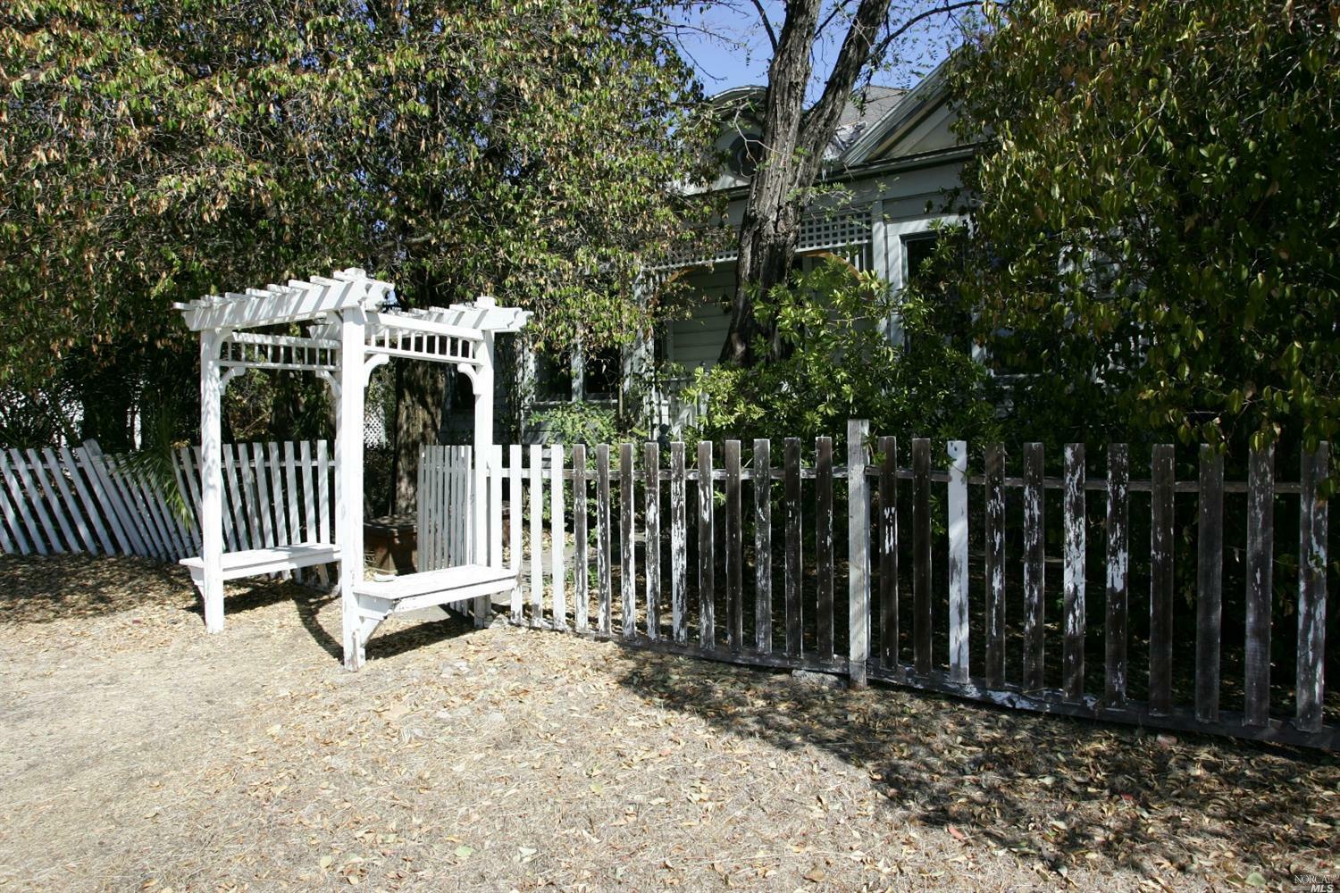 Property Photo:  350 Linden Street  CA 95476 