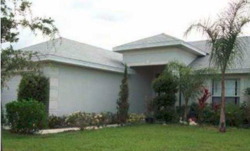 Property Photo:  403 NW Ravenswood Lane  FL 34983 