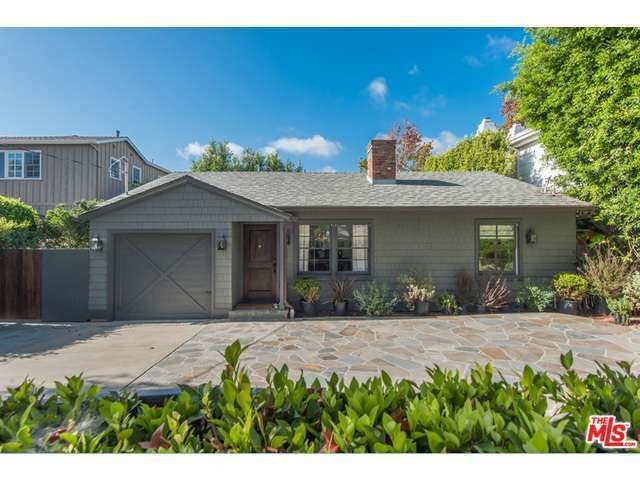 Property Photo:  629 Las Casas Ave  CA 90272 