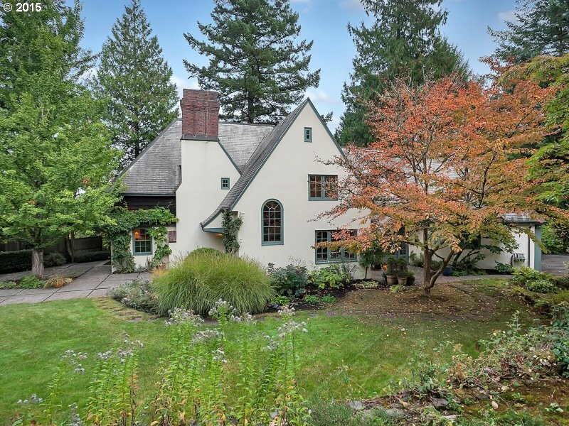 Property Photo:  3365 SW Talbot Rd  OR 97201 