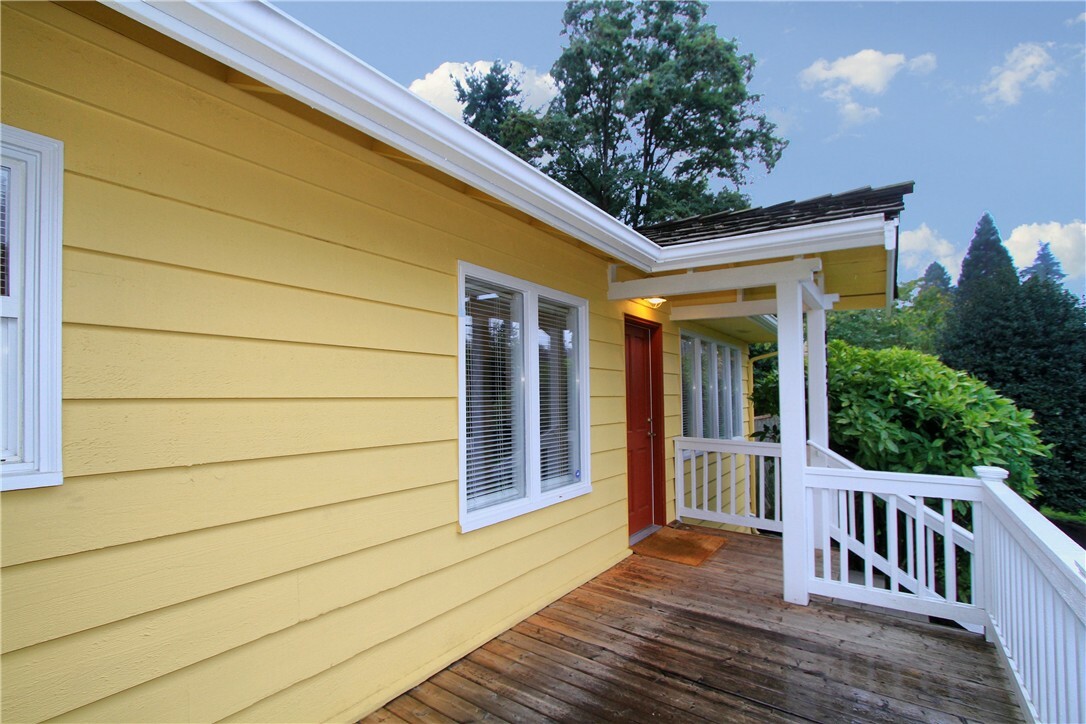 Property Photo: 8122 126th Ave NE WA 98033