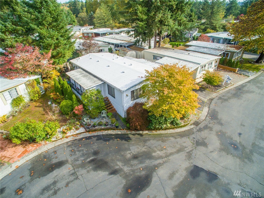 Property Photo:  18425 NE 95th St 165  WA 98052 