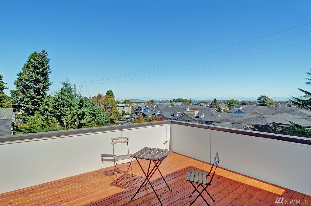 Property Photo:  3232 SW Morgan St  WA 98126 