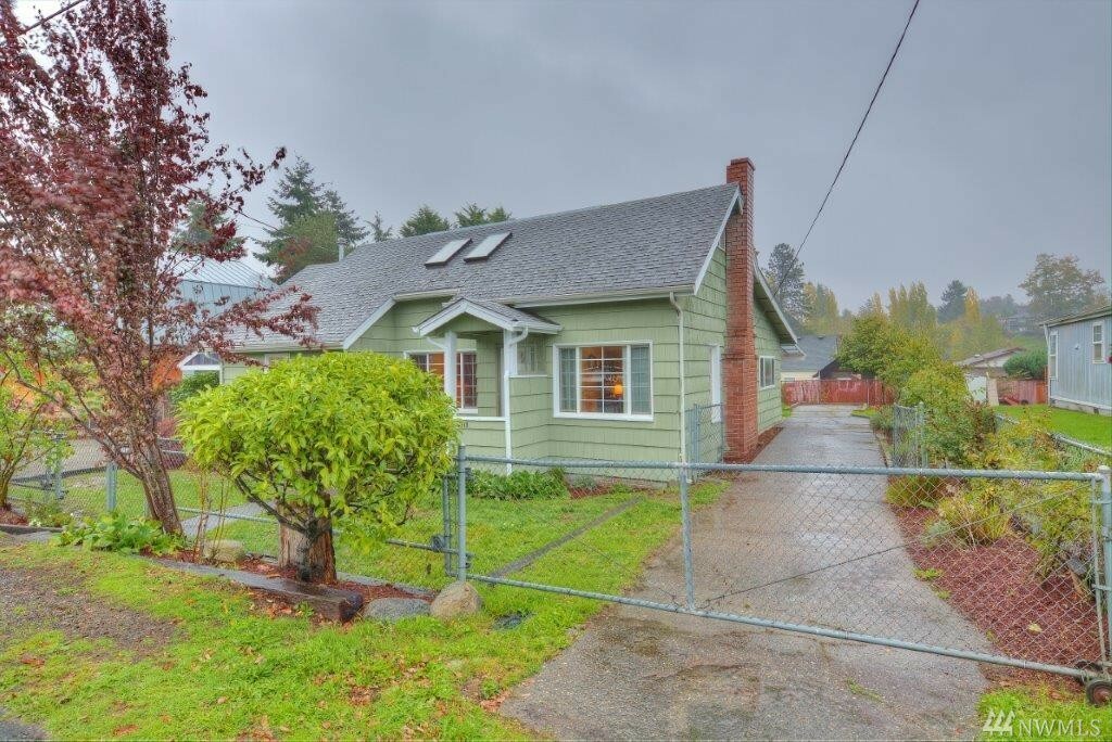 Property Photo:  14218 52nd Ave S  WA 98168 