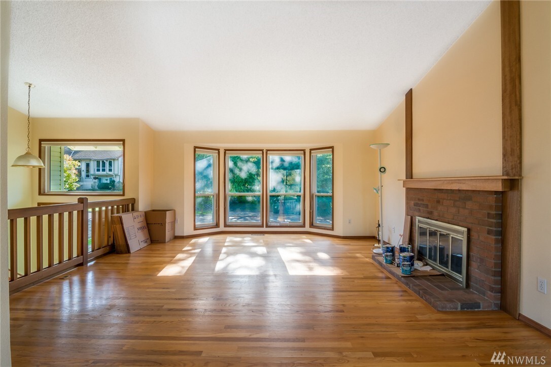 Property Photo: 4404 Somerset Lane WA 98032