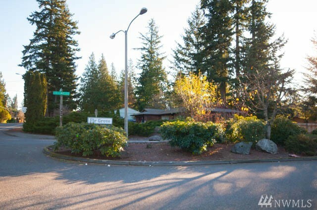 Property Photo:  2211 101st Place SE  WA 98208 