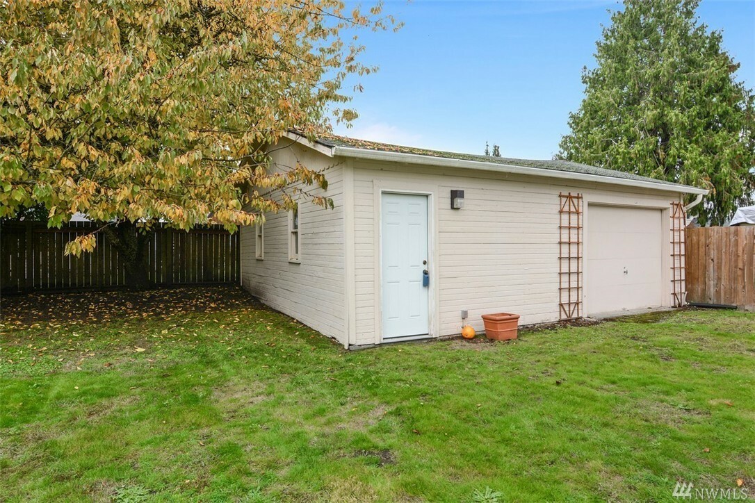 Property Photo: 316 6th St NW WA 98371