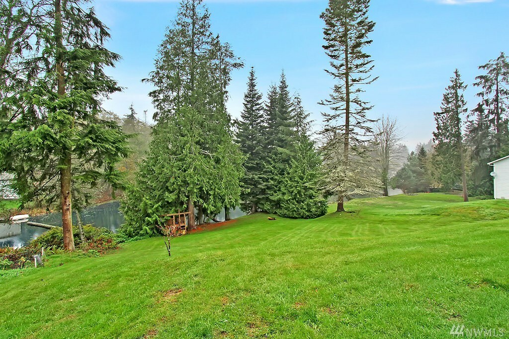 Property Photo:  1568 Rhododendron Dr  WA 98282 