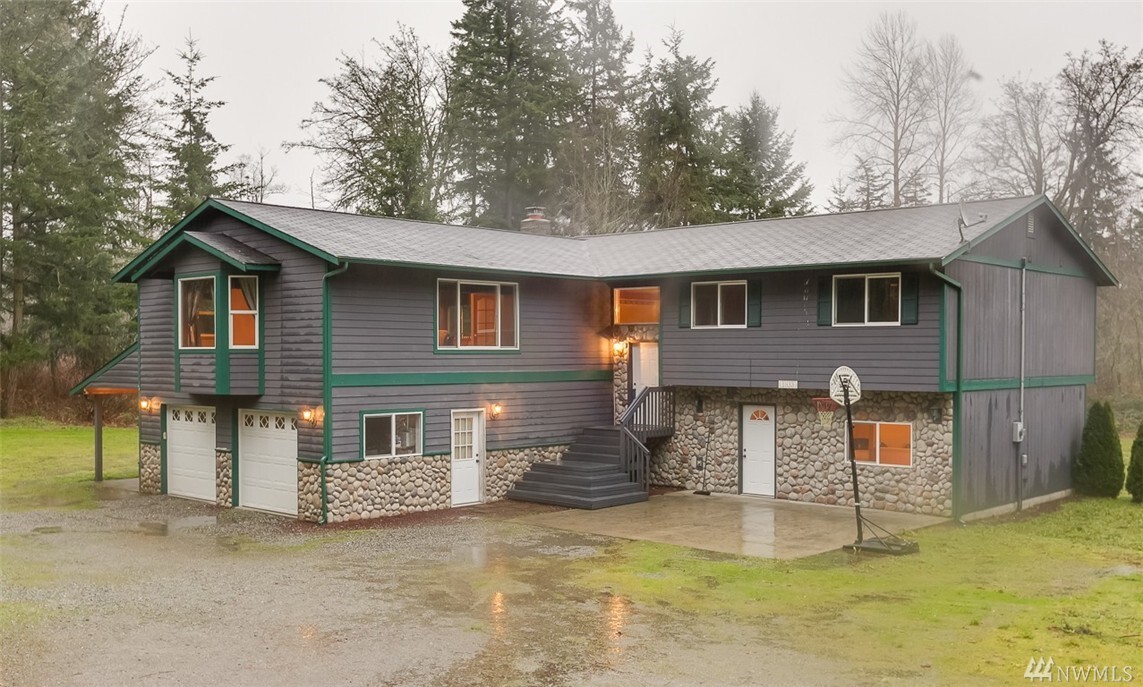 Property Photo: 1833 Forest Hill Rd WA 98282