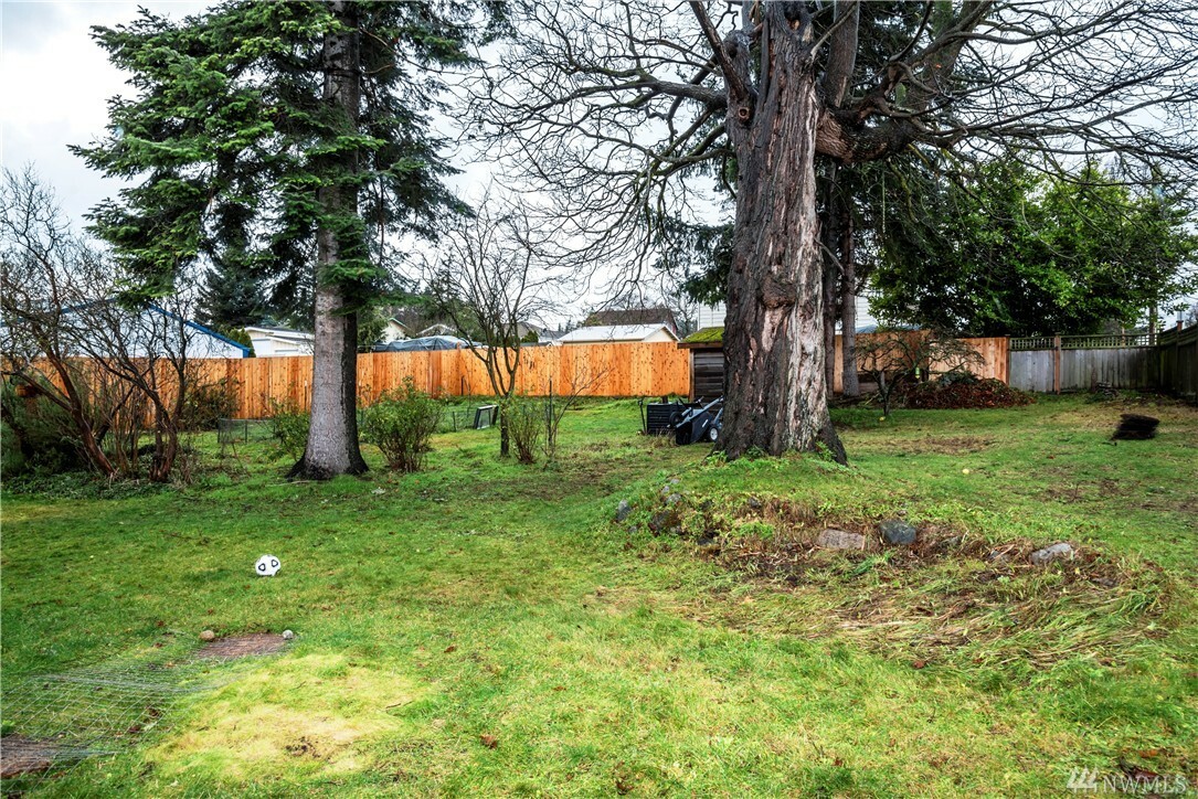 Property Photo:  1501 20th St  WA 98221 