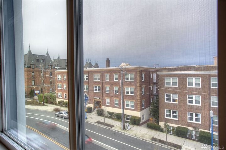 Property Photo:  25 N Broadway 306  WA 98403 