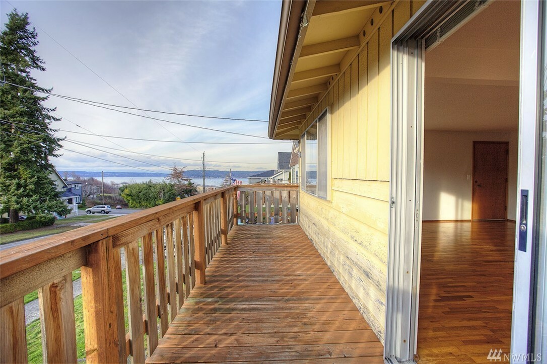 Property Photo:  4805 N Ferdinand St  WA 98407 