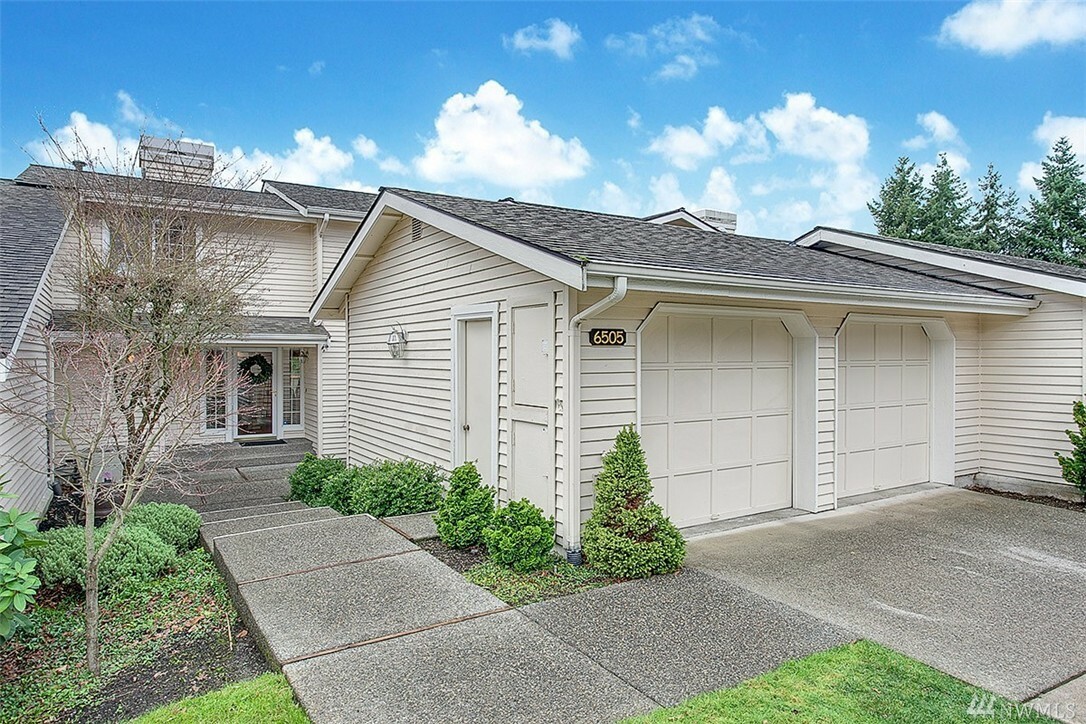 Property Photo:  6505 113th Place SE  WA 98006 