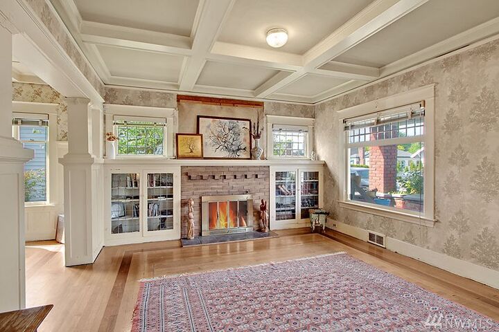 Property Photo:  3709 Colby Ave  WA 98201 