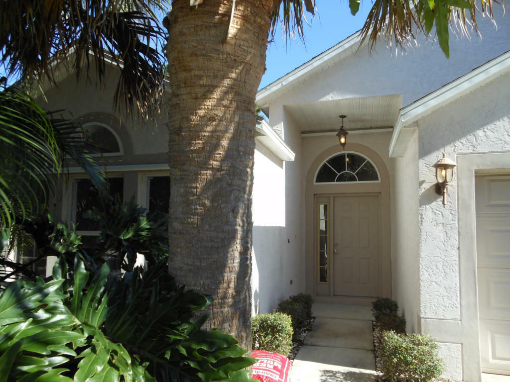 Property Photo:  522 SW Deer Run  FL 34953 