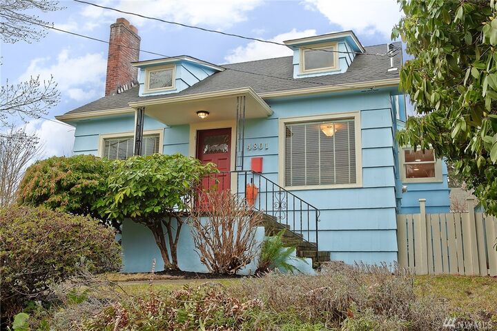 Property Photo:  4801 38th Ave NE  WA 98105 