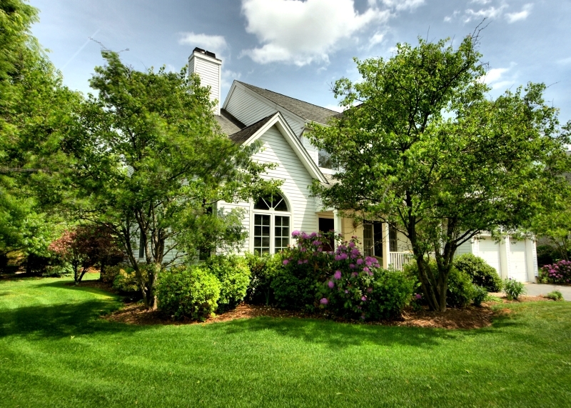 Property Photo: 1 Boyne Highlands Ct NJ 08558