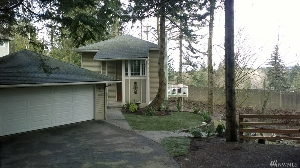 Property Photo: 21811 4th Ave SE WA 98021